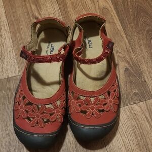 JBU Women's Red Floral Cut-Out Flats